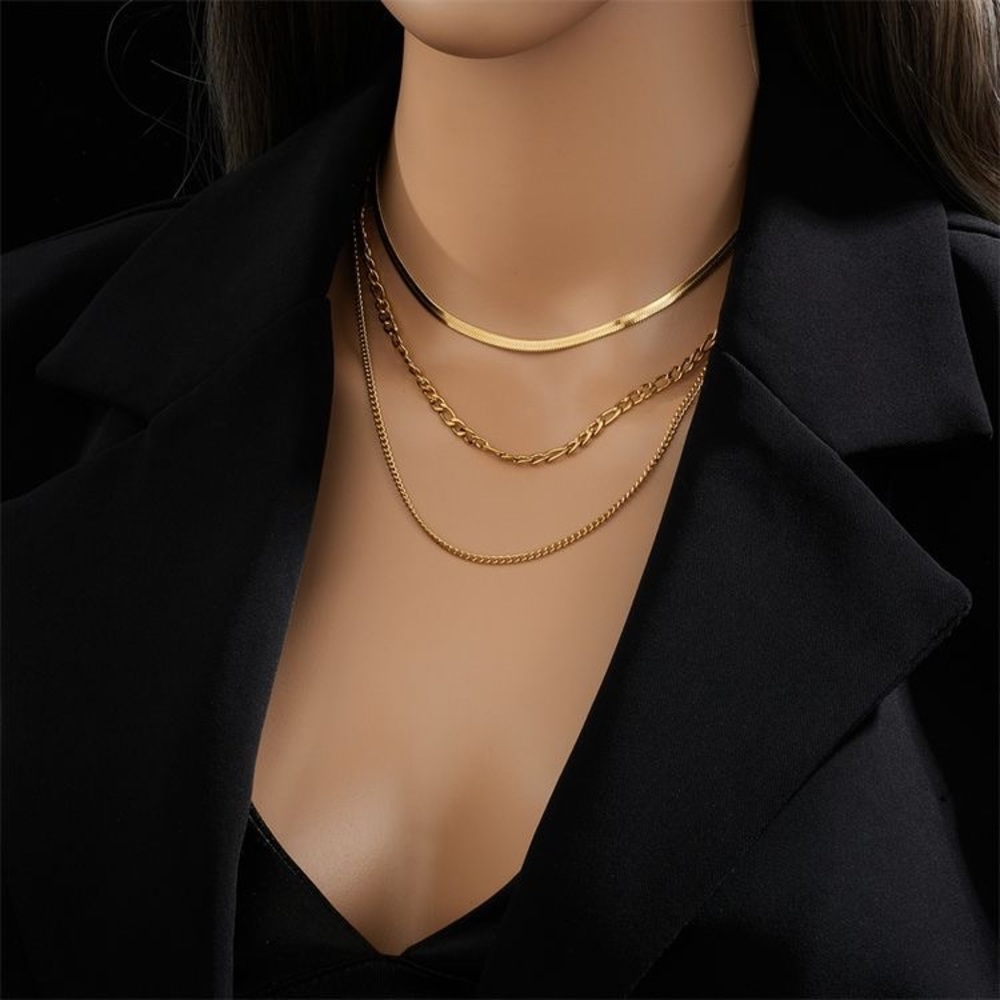 New flat chain leyered 18k gold plated. Gold color.